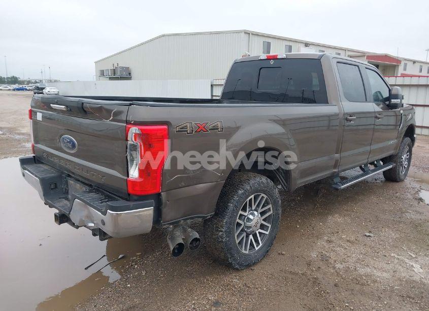 Photo 4 of 2017 Ford F-250 LARIAT (VIN 1FT7W2BT6HEB13580)