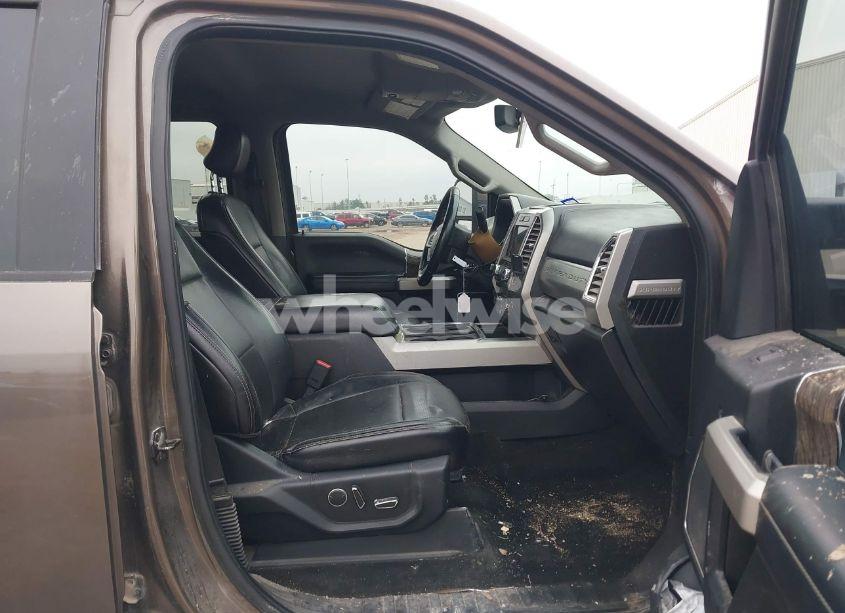 Photo 5 of 2017 Ford F-250 LARIAT (VIN 1FT7W2BT6HEB13580)