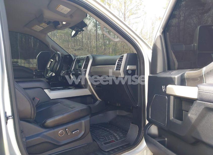 Photo 5 of 2017 Ford F-250 LARIAT (VIN 1FT7W2BT6HEC41074)