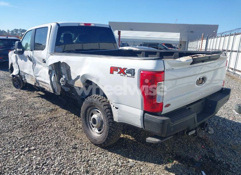 Photo 3 of 2019 Ford F-250 XL (VIN 1FT7W2BT6KEC91075)