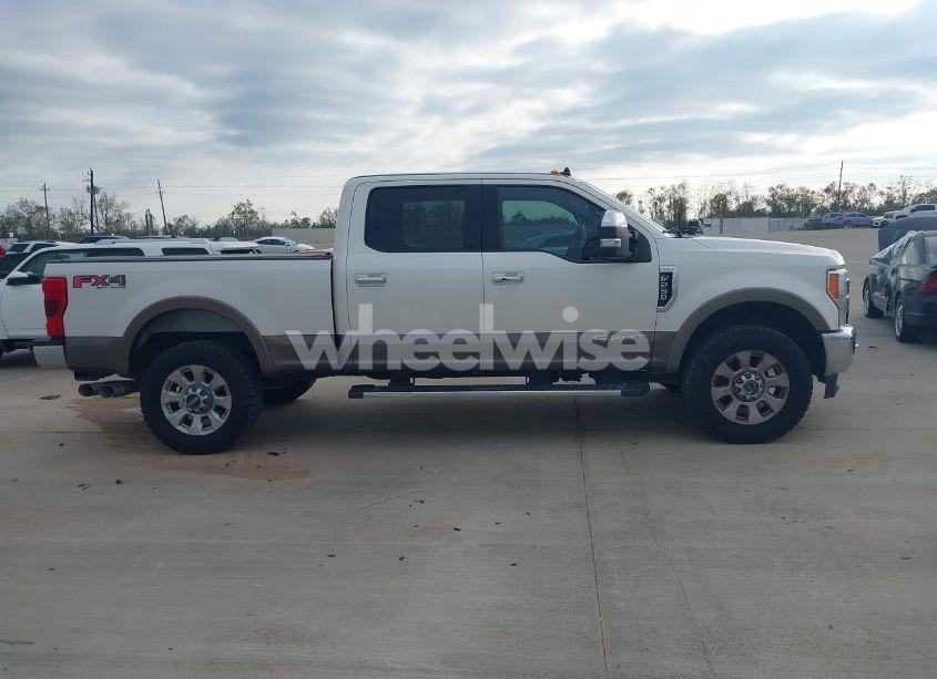 Photo 13 of 2019 Ford F-250 LARIAT (VIN 1FT7W2BT6KEE02417)