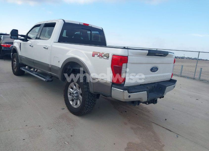 Photo 3 of 2019 Ford F-250 LARIAT (VIN 1FT7W2BT6KEE02417)