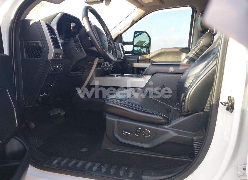 Photo 5 of 2019 Ford F-250 LARIAT (VIN 1FT7W2BT6KEE02417)