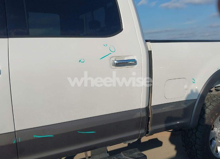 Photo 6 of 2019 Ford F-250 LARIAT (VIN 1FT7W2BT6KEE02417)