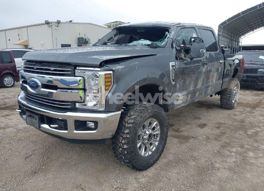 Photo 2 of 2019 Ford F-250 XLT (VIN 1FT7W2BT6KEF11749)