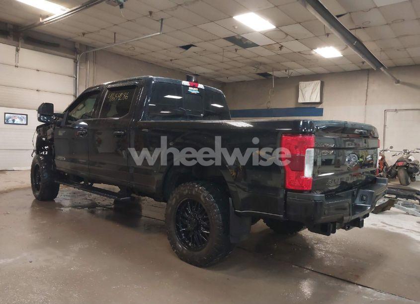 Photo 3 of 2019 Ford F-250 LARIAT (VIN 1FT7W2BT6KEF45755)