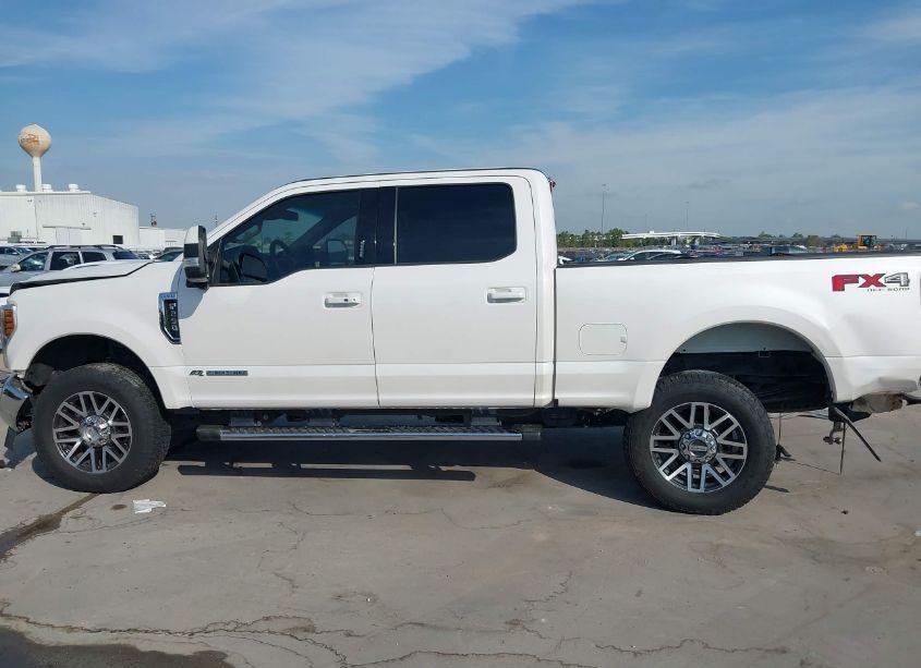 Photo 14 of 2019 Ford F-250 LARIAT (VIN 1FT7W2BT6KEG39859)