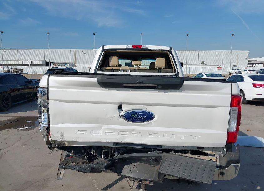 Photo 16 of 2019 Ford F-250 LARIAT (VIN 1FT7W2BT6KEG39859)