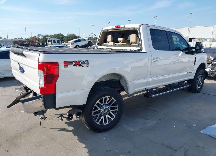 Photo 4 of 2019 Ford F-250 LARIAT (VIN 1FT7W2BT6KEG39859)