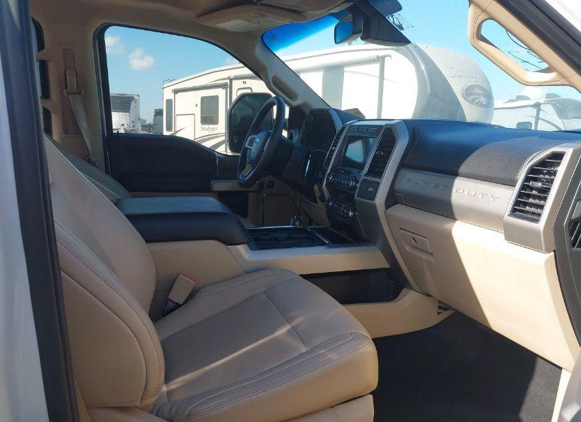 Photo 5 of 2019 Ford F-250 LARIAT (VIN 1FT7W2BT6KEG39859)
