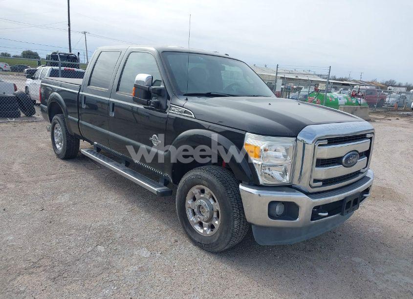 2016 Ford F-250 XLT (VIN 1FT7W2BT7GEB68098) main photo