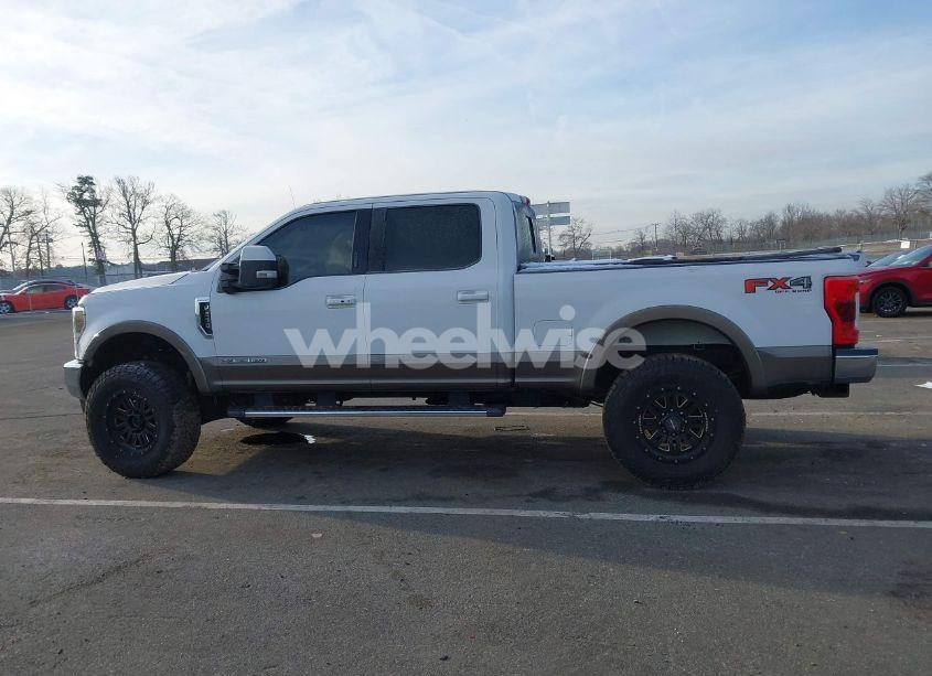 Photo 14 of 2018 Ford F-250 LARIAT (VIN 1FT7W2BT7JEC87888)