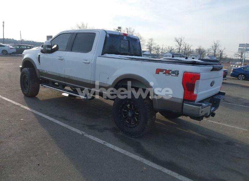 Photo 3 of 2018 Ford F-250 LARIAT (VIN 1FT7W2BT7JEC87888)