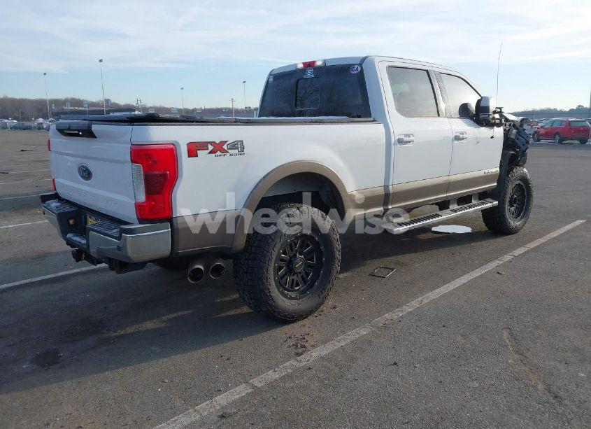 Photo 4 of 2018 Ford F-250 LARIAT (VIN 1FT7W2BT7JEC87888)