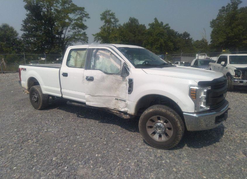 2019 Ford F-250 XL (VIN 1FT7W2BT7KEC75211) main photo