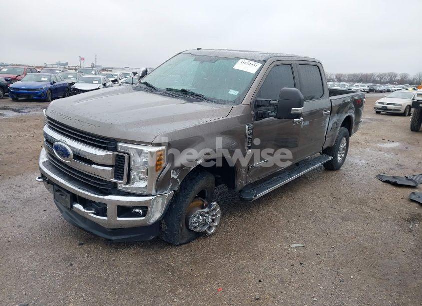 Photo 2 of 2019 Ford F-250 XLT (VIN 1FT7W2BT7KEC97385)