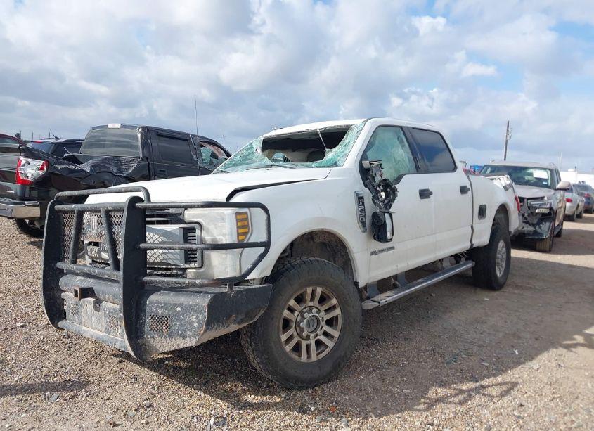Photo 2 of 2019 Ford F-250 XLT (VIN 1FT7W2BT7KEF16023)