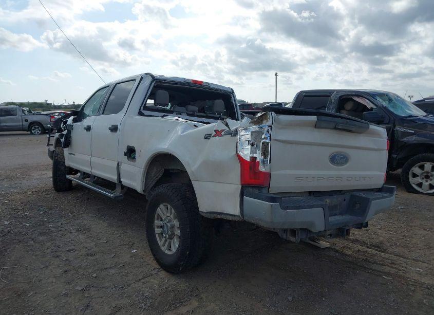 Photo 3 of 2019 Ford F-250 XLT (VIN 1FT7W2BT7KEF16023)
