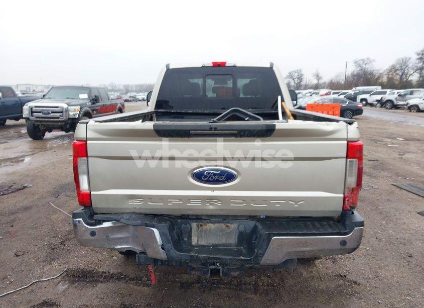 Photo 16 of 2017 Ford F-250 LARIAT (VIN 1FT7W2BT8HEC42548)
