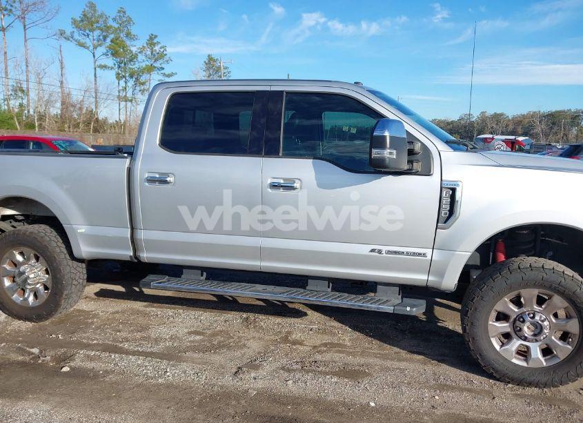 Photo 13 of 2017 Ford F-250 LARIAT (VIN 1FT7W2BT8HED64634)