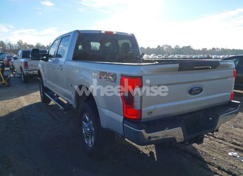 Photo 3 of 2017 Ford F-250 LARIAT (VIN 1FT7W2BT8HED64634)