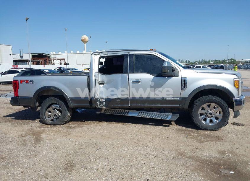 Photo 13 of 2017 Ford F-250 LARIAT (VIN 1FT7W2BT8HEE18448)