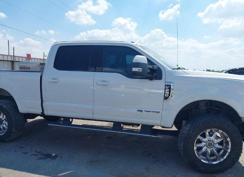 Photo 13 of 2017 Ford F-250 LARIAT (VIN 1FT7W2BT8HEE56455)
