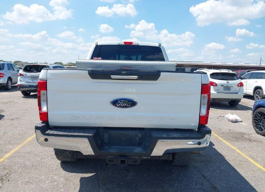 Photo 16 of 2017 Ford F-250 LARIAT (VIN 1FT7W2BT8HEE56455)