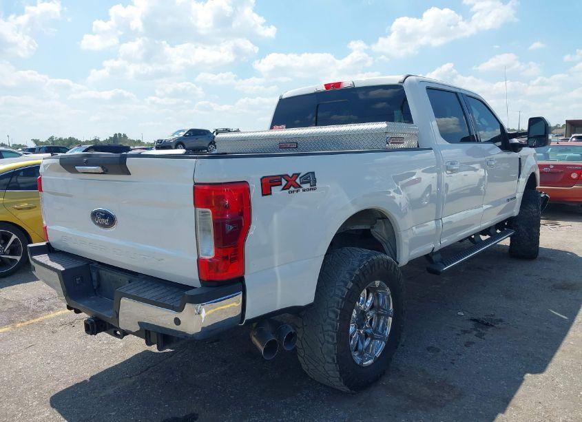 Photo 4 of 2017 Ford F-250 LARIAT (VIN 1FT7W2BT8HEE56455)