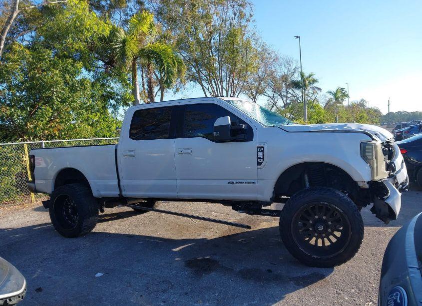 Photo 13 of 2018 Ford F-250 LARIAT (VIN 1FT7W2BT8JEC04937)