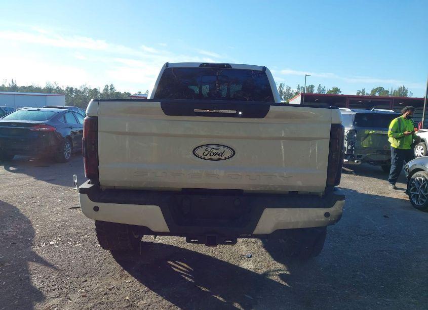 Photo 16 of 2018 Ford F-250 LARIAT (VIN 1FT7W2BT8JEC04937)