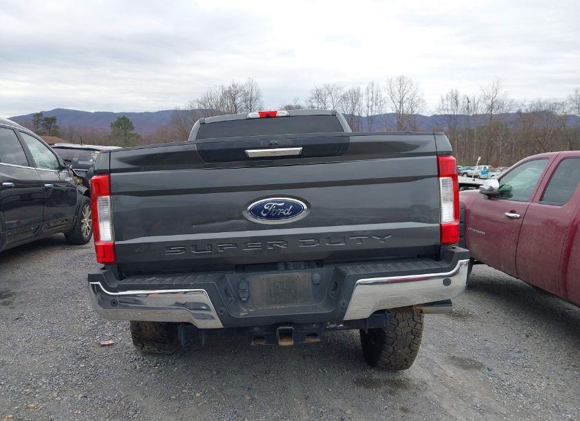Photo 17 of 2019 Ford F-250 XLT (VIN 1FT7W2BT8KED45606)