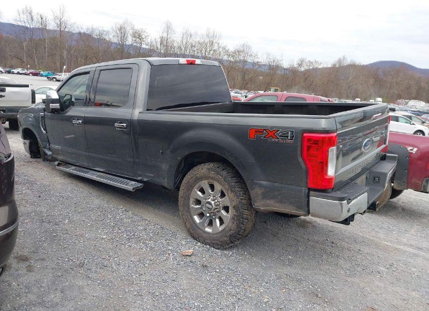 Photo 3 of 2019 Ford F-250 XLT (VIN 1FT7W2BT8KED45606)