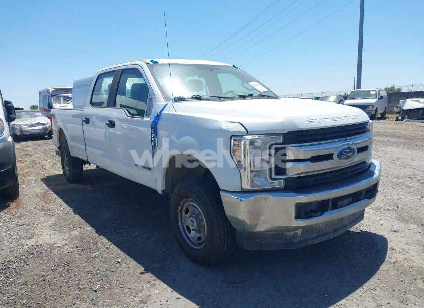 2019 Ford F-250 XL (VIN 1FT7W2BT8KED66097) main photo