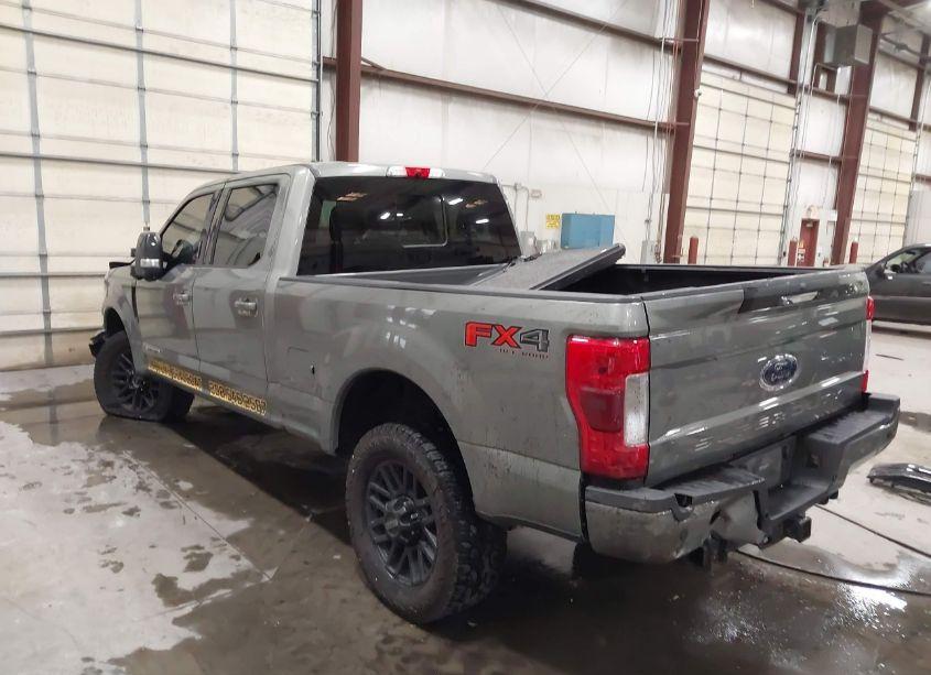 Photo 3 of 2019 Ford F-250 LARIAT (VIN 1FT7W2BT8KED83367)