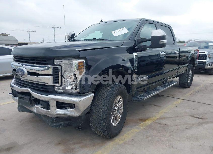 Photo 2 of 2019 Ford F-250 XLT (VIN 1FT7W2BT8KEF32117)