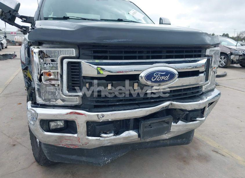 Photo 6 of 2019 Ford F-250 XLT (VIN 1FT7W2BT8KEF32117)