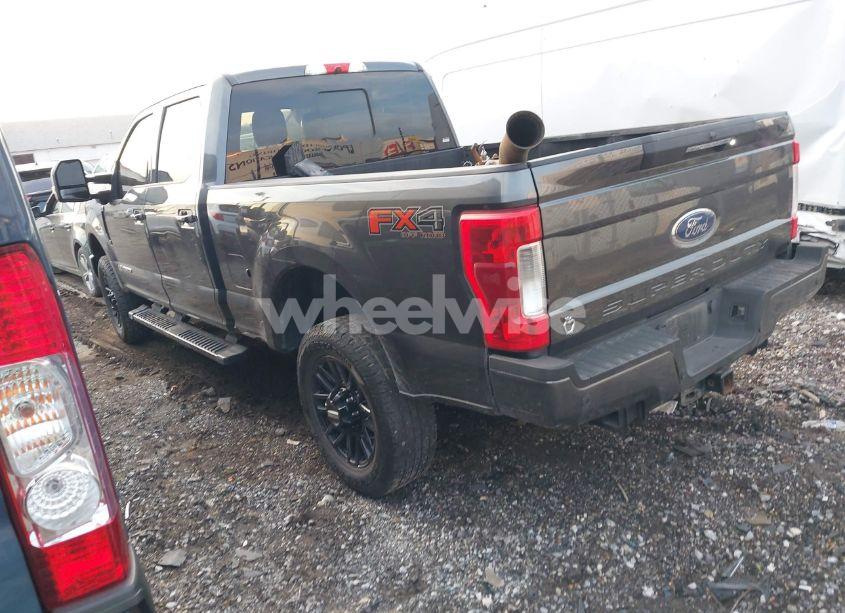 Photo 3 of 2019 Ford F-250 LARIAT (VIN 1FT7W2BT8KEG35148)
