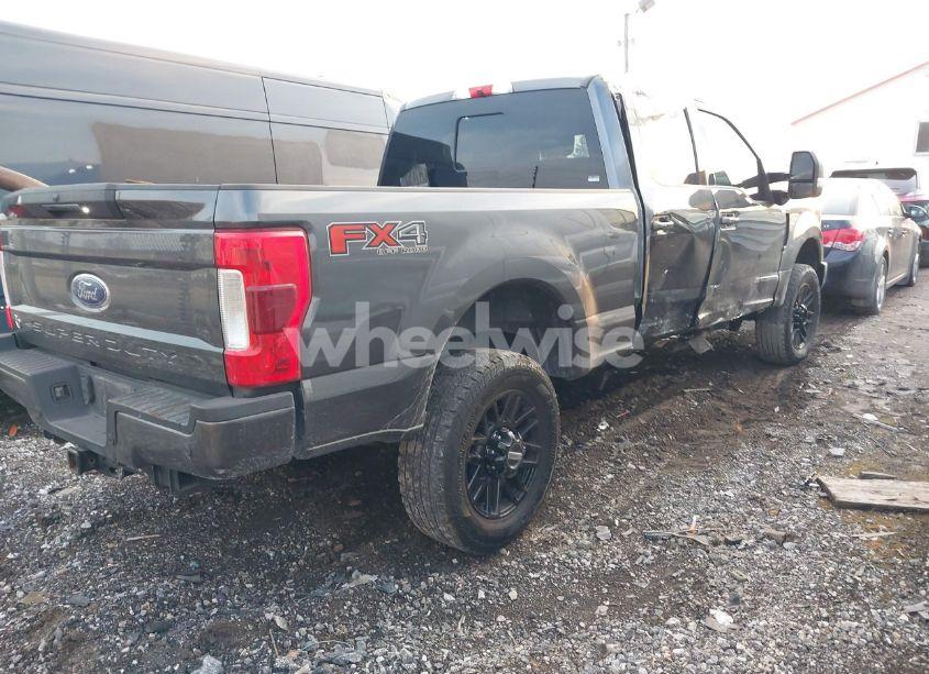 Photo 4 of 2019 Ford F-250 LARIAT (VIN 1FT7W2BT8KEG35148)