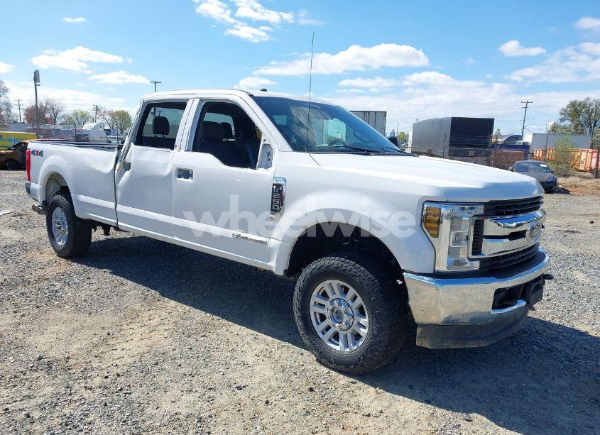 2019 Ford F-250 XLT (VIN 1FT7W2BT8KEG47610) main photo