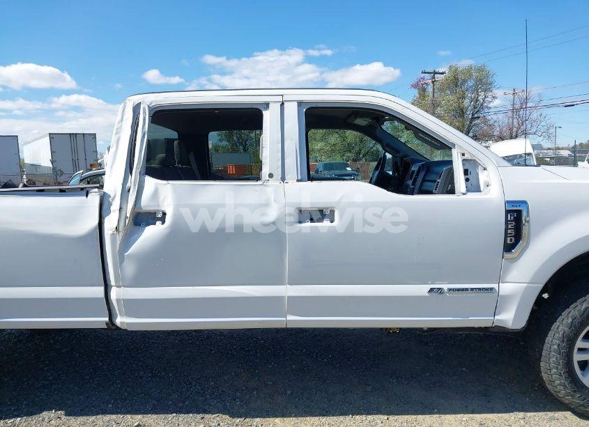 Photo 13 of 2019 Ford F-250 XLT (VIN 1FT7W2BT8KEG47610)