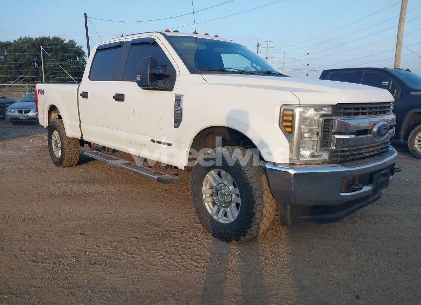 2018 Ford F-250 XL (VIN 1FT7W2BT9JEB87422) main photo