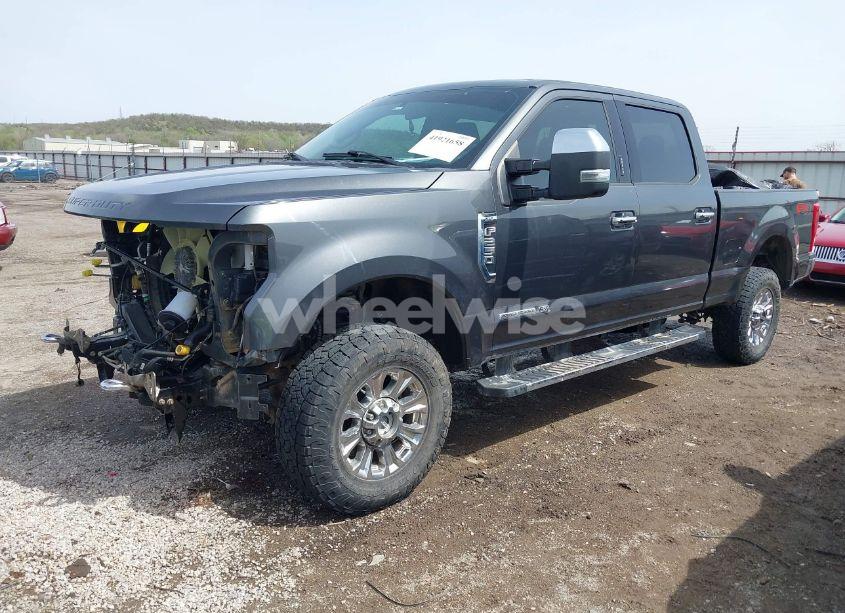 Photo 2 of 2019 Ford F-250 XLT (VIN 1FT7W2BT9KEG40441)