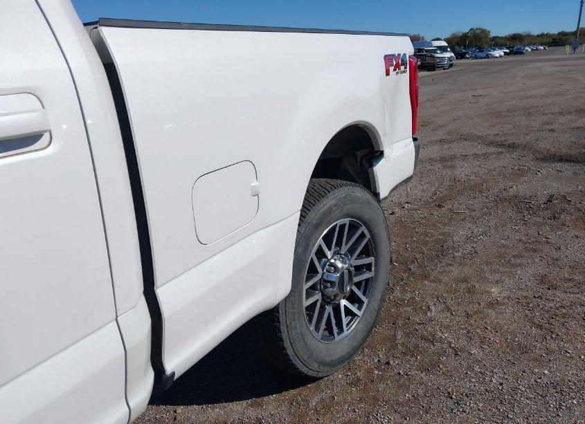 Photo 19 of 2017 Ford F-250 LARIAT (VIN 1FT7W2BTXHED49830)