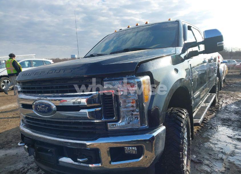 Photo 2 of 2017 Ford F-250 XLT (VIN 1FT7W2BTXHEE16331)
