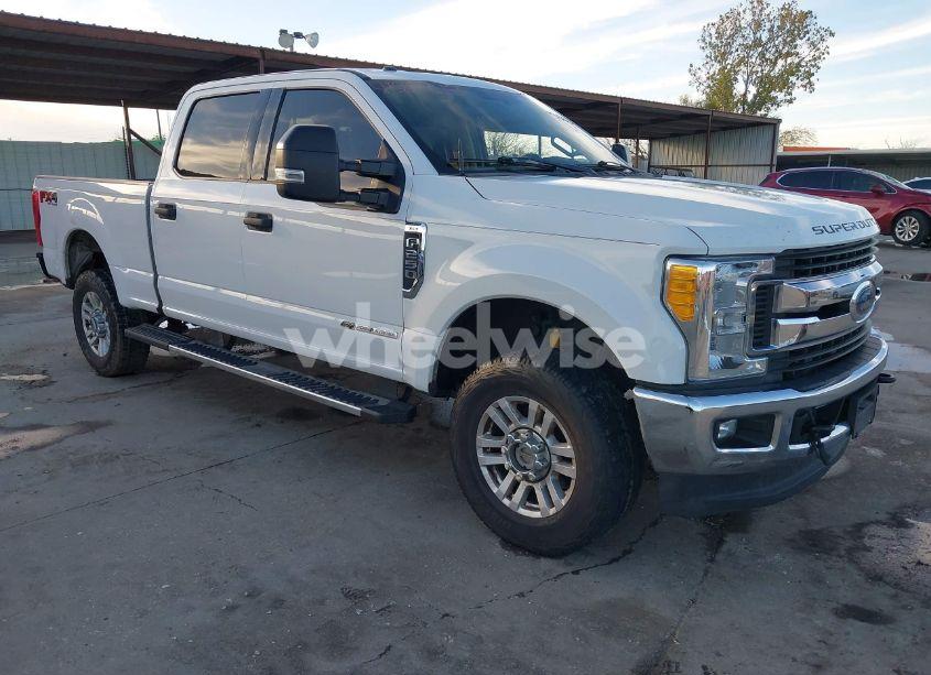 2017 Ford F-250 XLT (VIN 1FT7W2BTXHEE20668) main photo