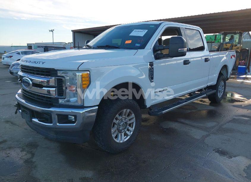 Photo 2 of 2017 Ford F-250 XLT (VIN 1FT7W2BTXHEE20668)