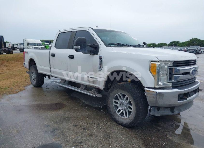 2017 Ford F-250 XL (VIN 1FT7W2BTXHEE86542) main photo