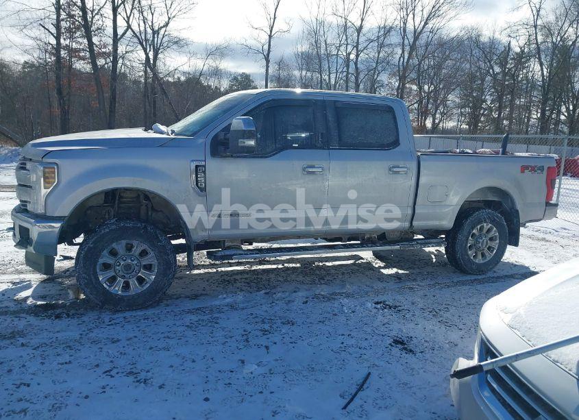 Photo 14 of 2018 Ford F-250 LARIAT (VIN 1FT7W2BTXJEB09361)