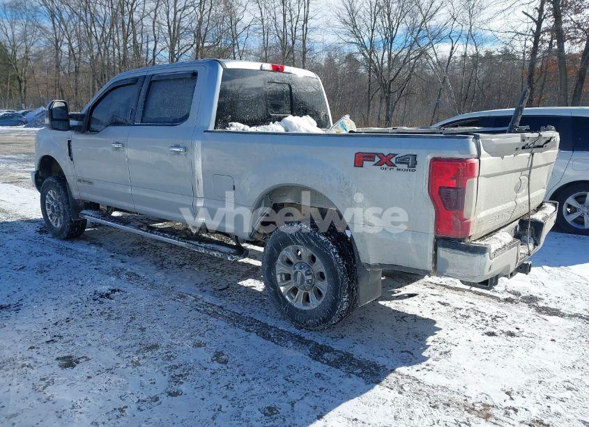 Photo 3 of 2018 Ford F-250 LARIAT (VIN 1FT7W2BTXJEB09361)